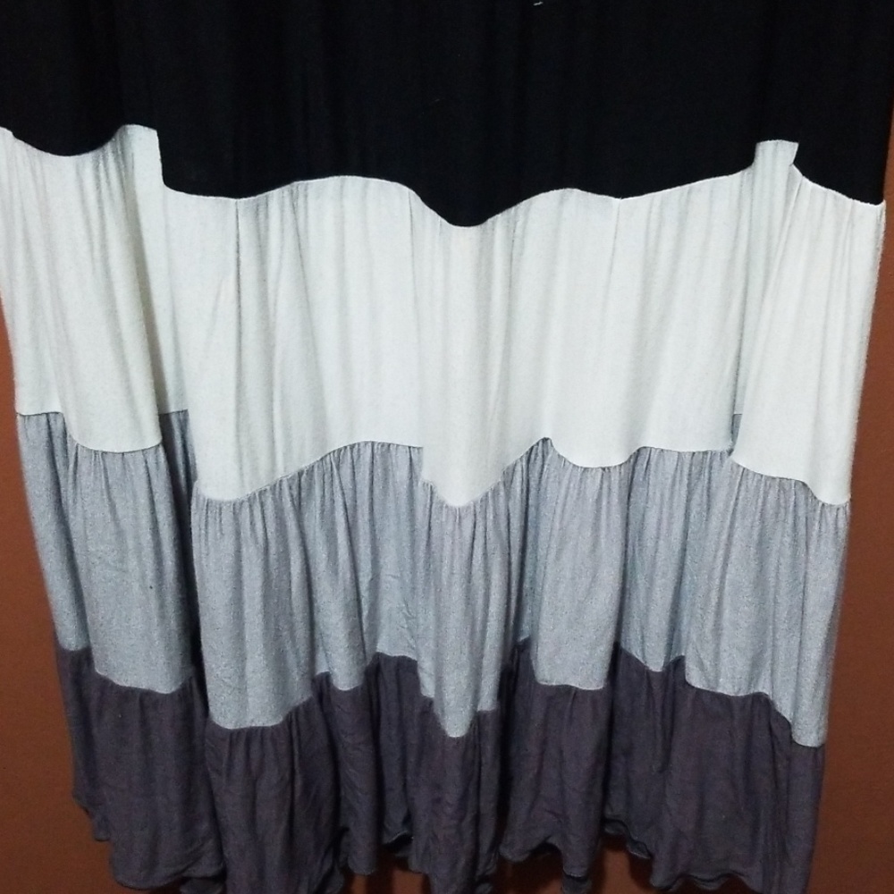 Dress - Picture 4 of 4